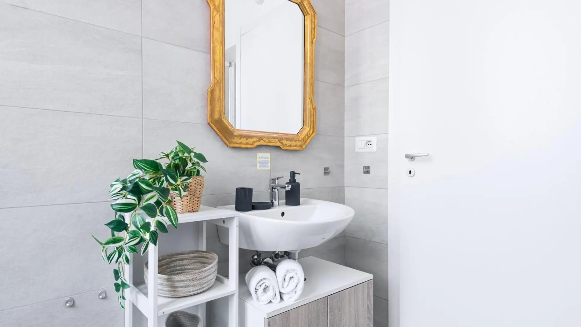 Apartamento Easylife - Accogliente Monolocale Zona Washington Milán 0*,